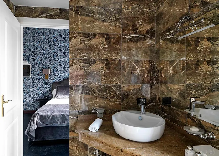 Via Veneto Suites